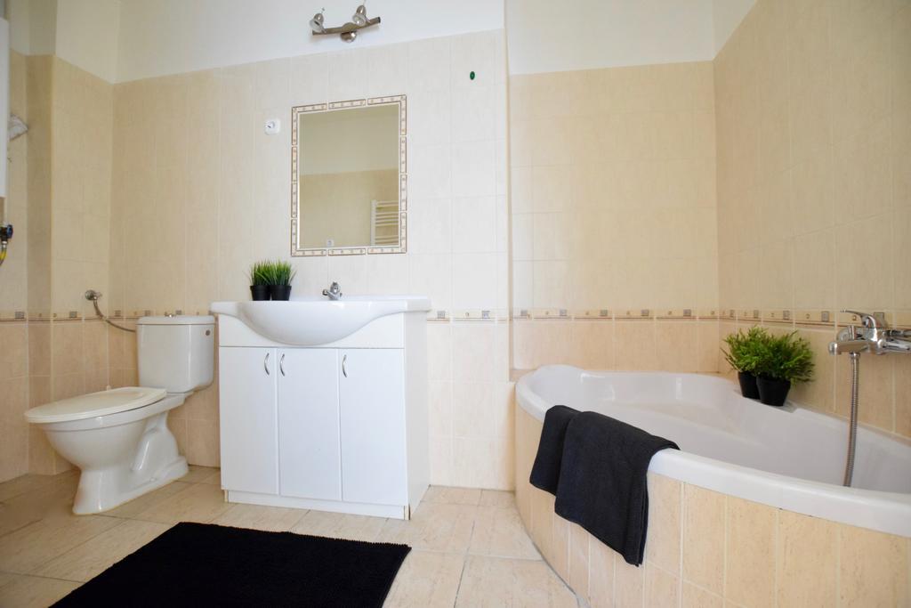 Budget Apartment By Hi5 - Akacfa 4 Budapest Ngoại thất bức ảnh